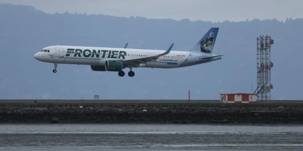 Frontier swoops in after Spirit fails while rivals cut capacity