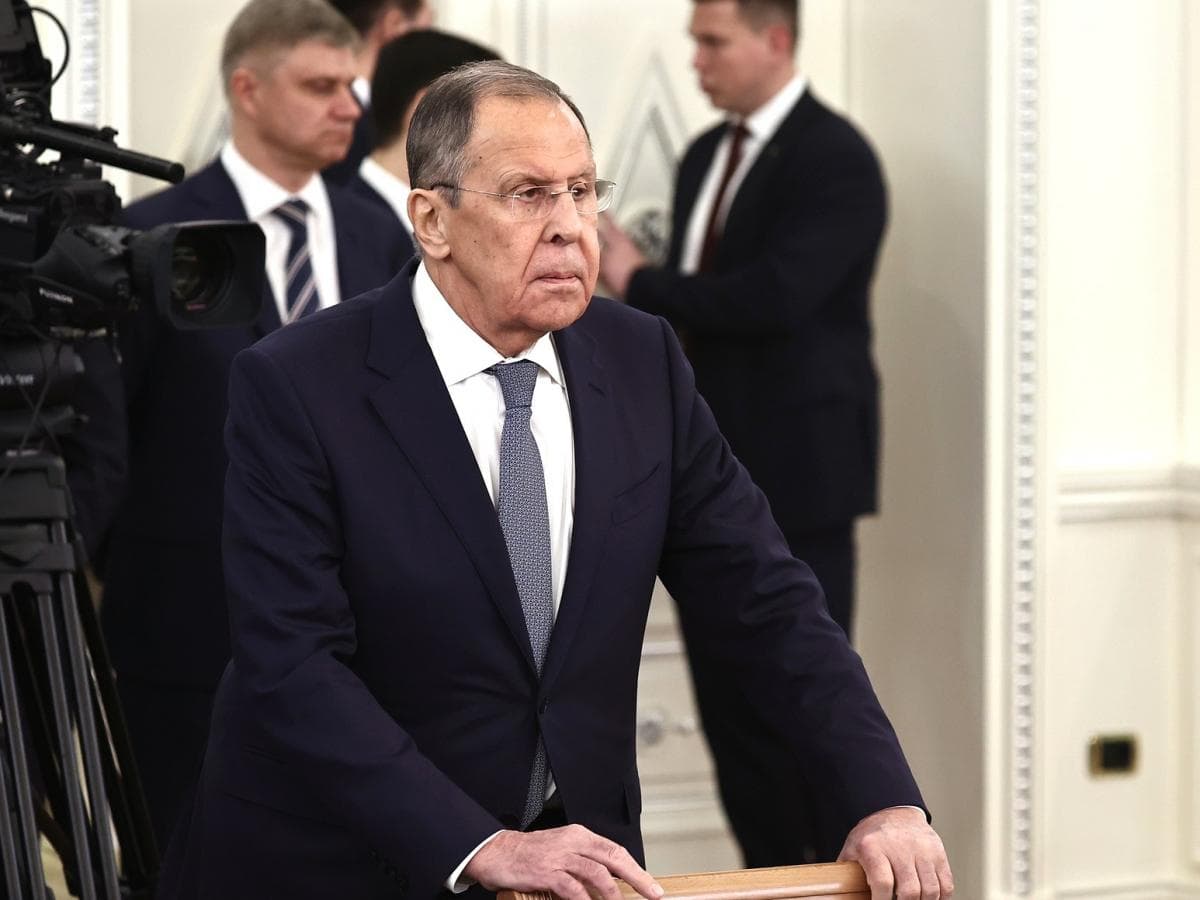 Lavrov Explains Why Russia Avoids Using Most Destructive Weapons in Ukraine