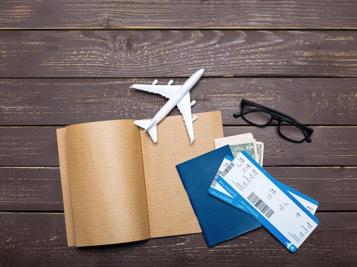 Russian Women Now Pay for Travel More Often Than Men, Study Finds
