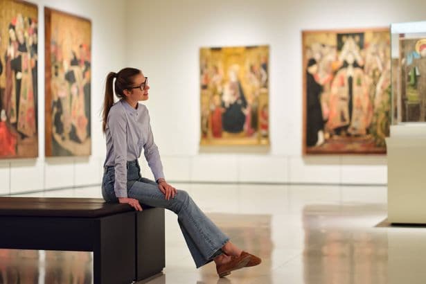 Reading books and visiting museums may slow aging as much as exercise