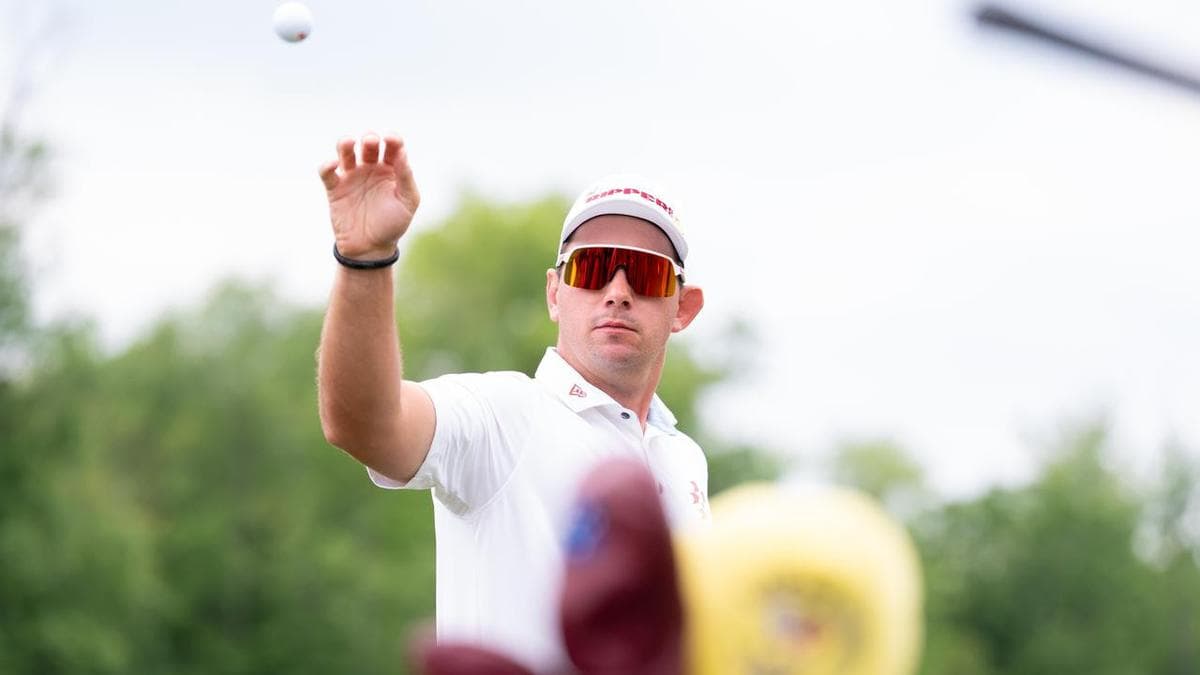 Herbert shoots 68 and continues to lead LIV Golf