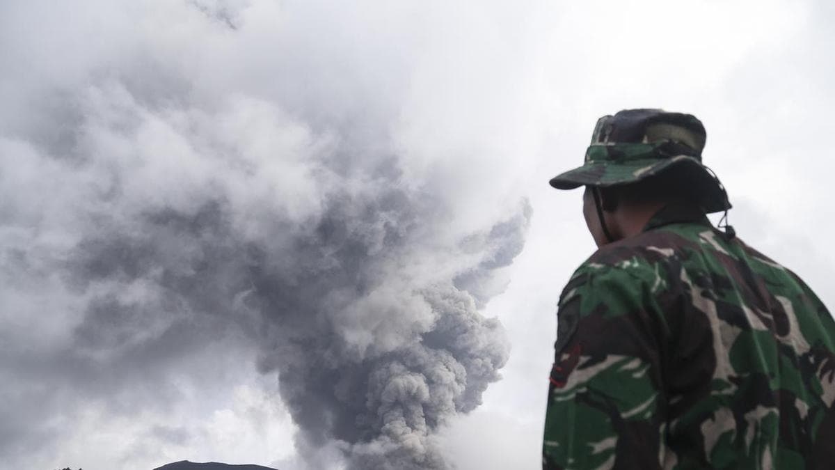 Rain hampers search after Indonesian volcanic eruption
