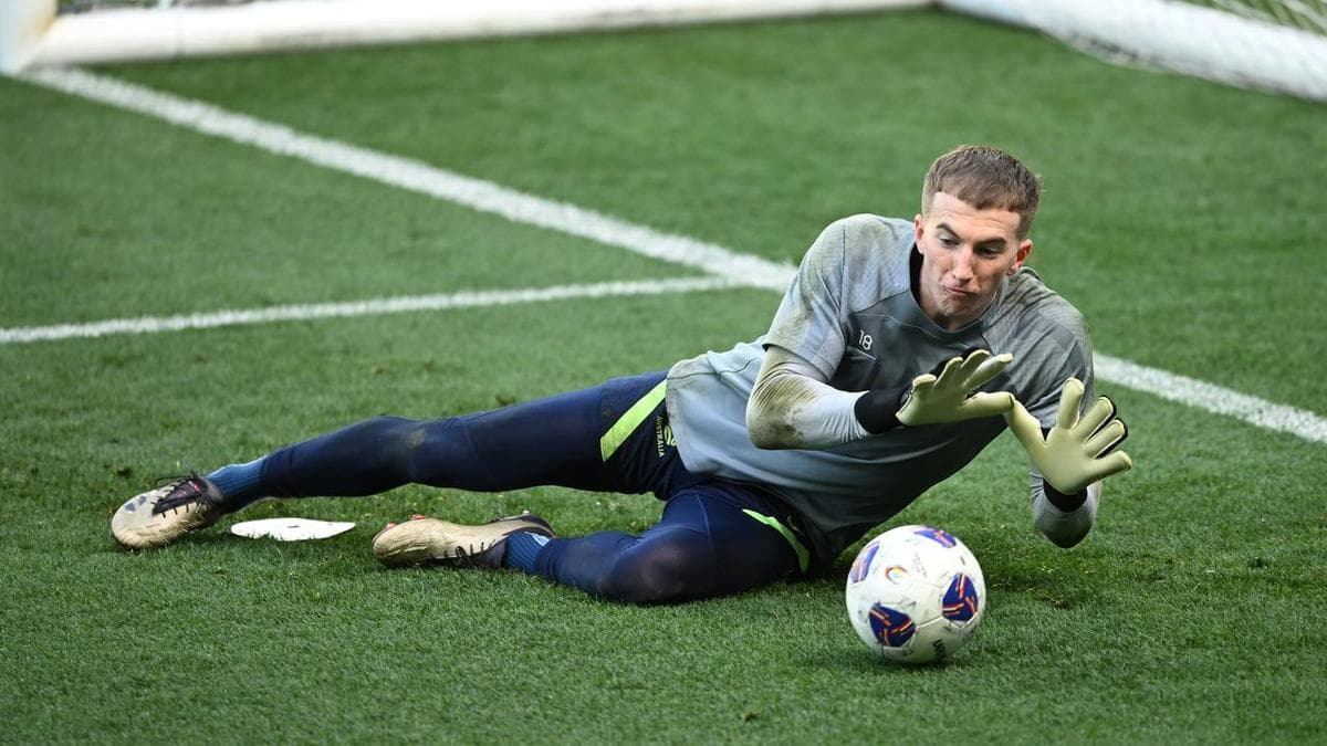World Cup door open for forgotten Socceroos goalkeeper
