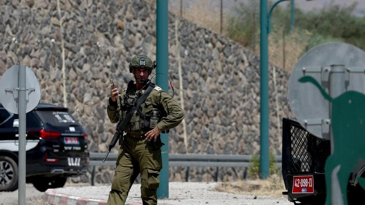 Israel troops jailed for Virgin Mary statue desecration