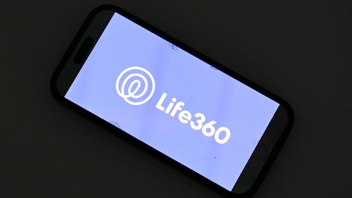 Glitch slowed user growth at location-sharing company