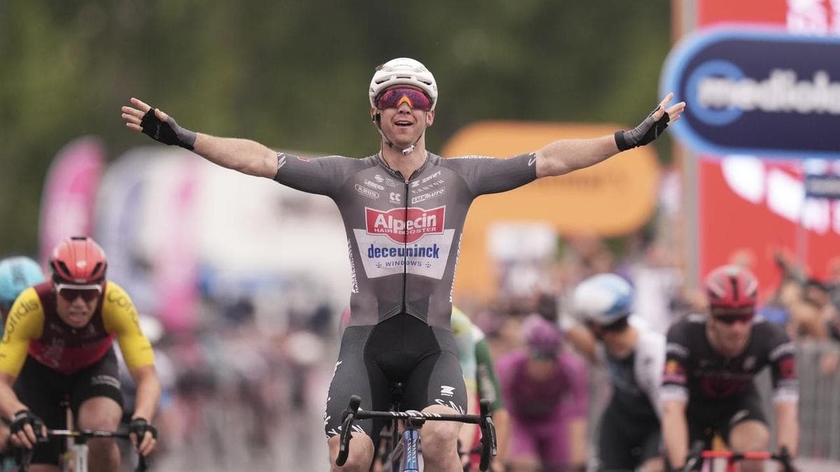 Aussie sprint ace quits Giro due to crash injuries