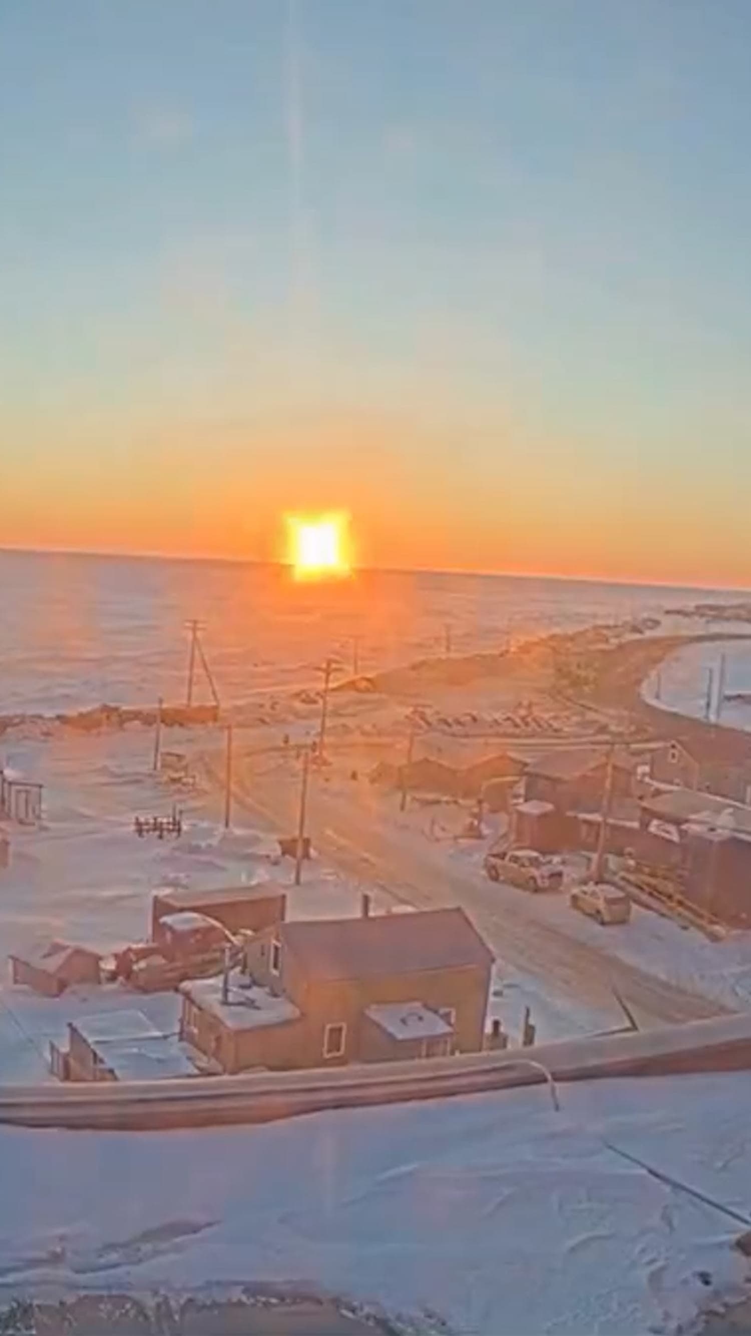 Timelapse shows start of 'midnight sun' season in Alaska