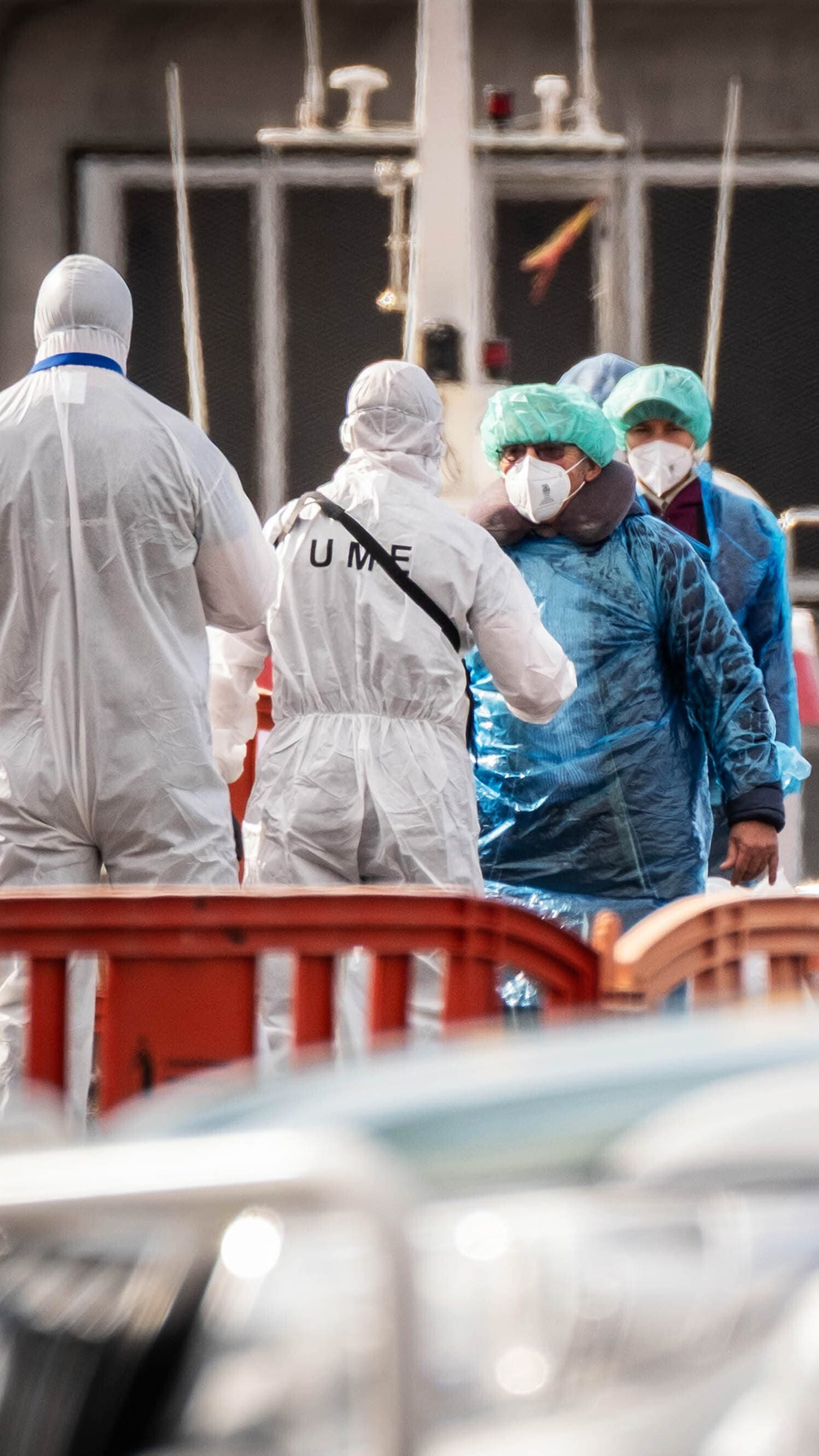 Passengers evacuated from hantavirus cruise ship
