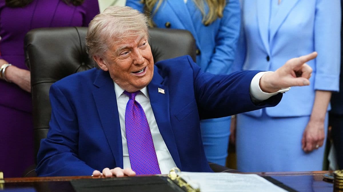 Trump has bizarre Obama outburst: ‘Nobody respects him’