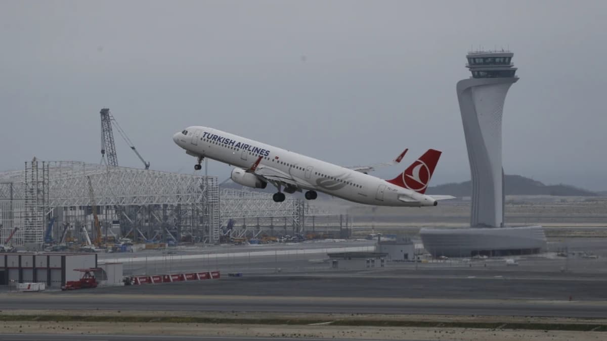 Turkish Airlines plane with 278 passengers on board catches fire while landing at Kathmandu airport | Video