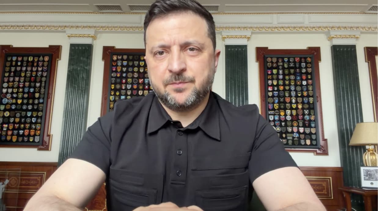Zelenskyy reveals when long-range strikes on Russia will resume