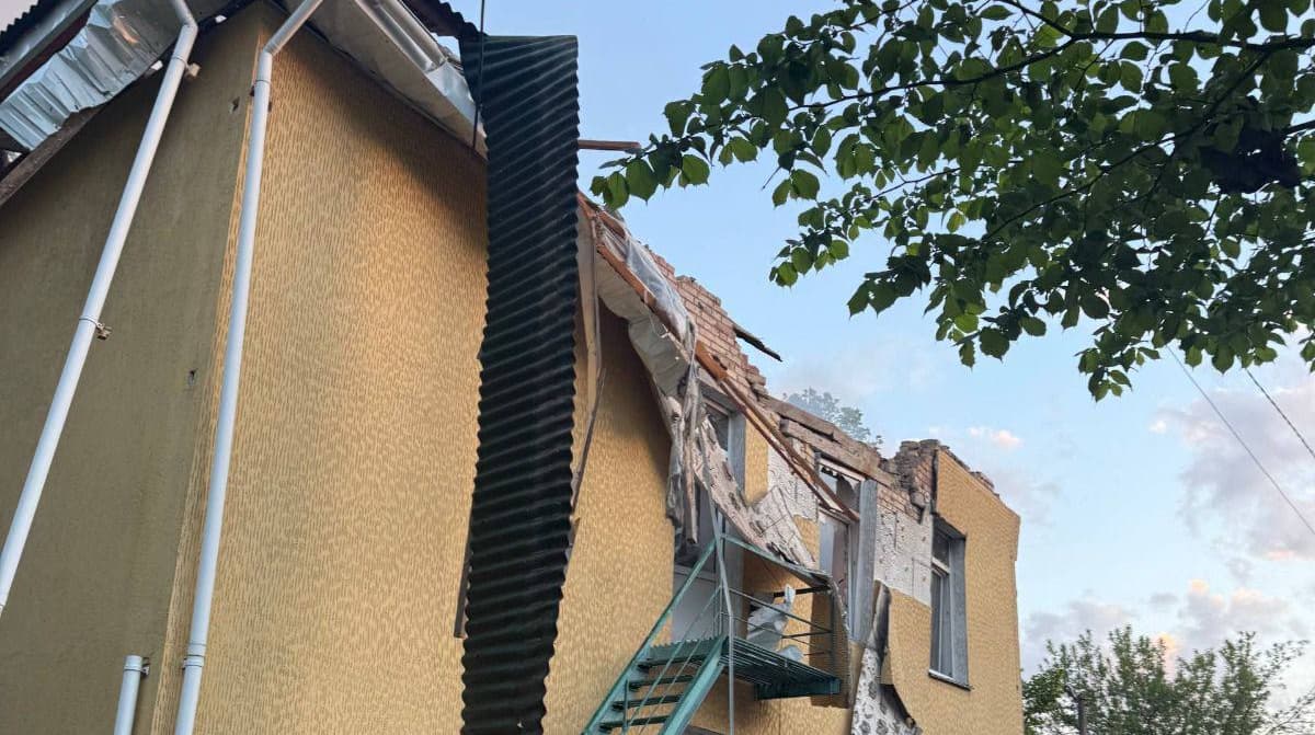 Russia attacks Kyiv Oblast again: kindergarten catches fire, houses damaged – photos