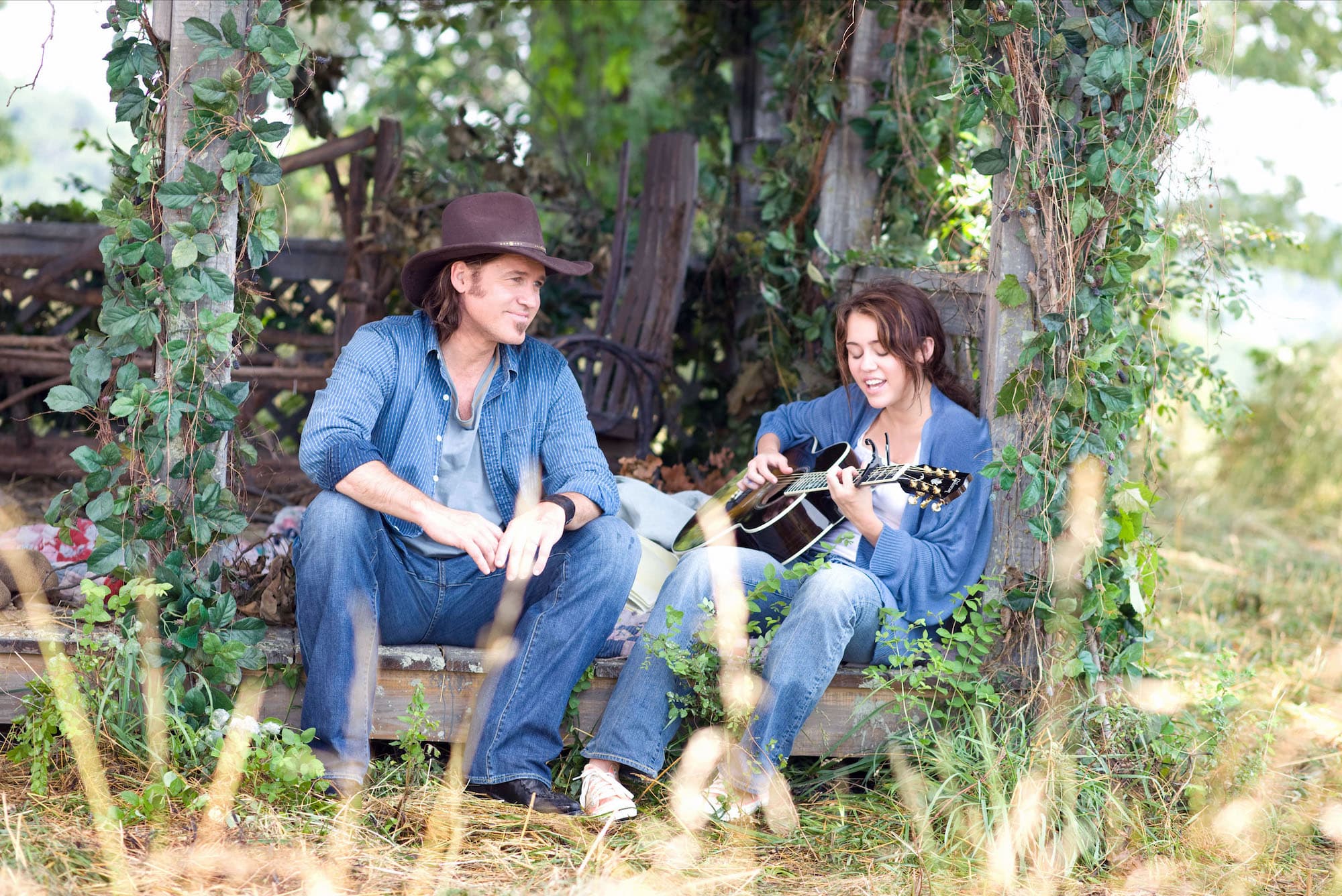Billy Ray Cyrus Wants to 'Shine' Sidewalks Before Miley's Walk of Fame Honor